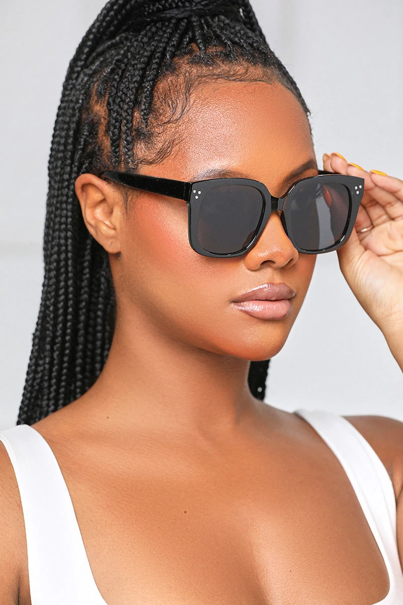 Laguna Oversized Square Sunglasses (Black) 1 Laguna Oversized Square Sunglasses (Black)