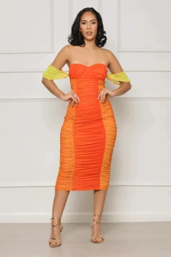 Weekend Essence Ruched Midi Dress (Orange Multi)